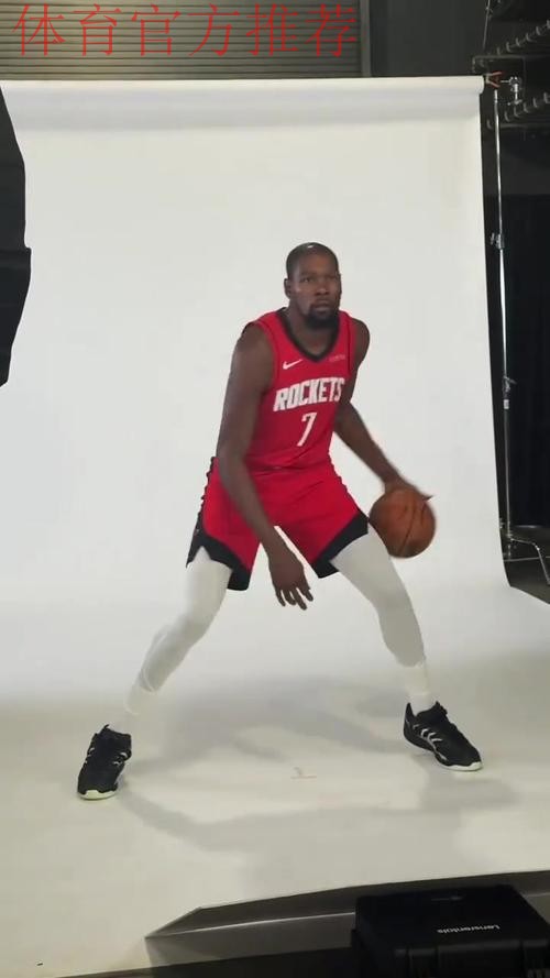 火箭社媒分享对阵掘金的球员赛前热身组图,杜兰特出镜 火箭社媒分享对阵掘金的球员赛前热身组图,杜兰特出镜